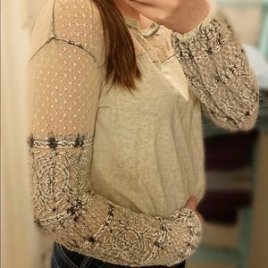 Blouse w/ Cute Sleeve Detail